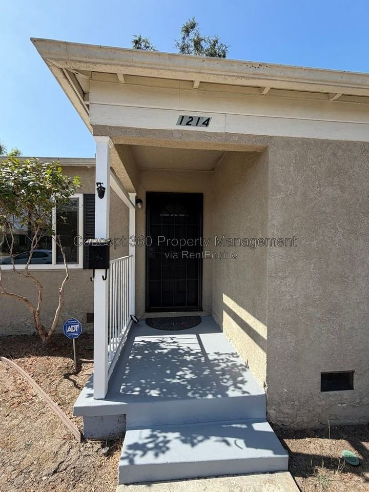 1214 E Cartagena St - Photo 4 of 36