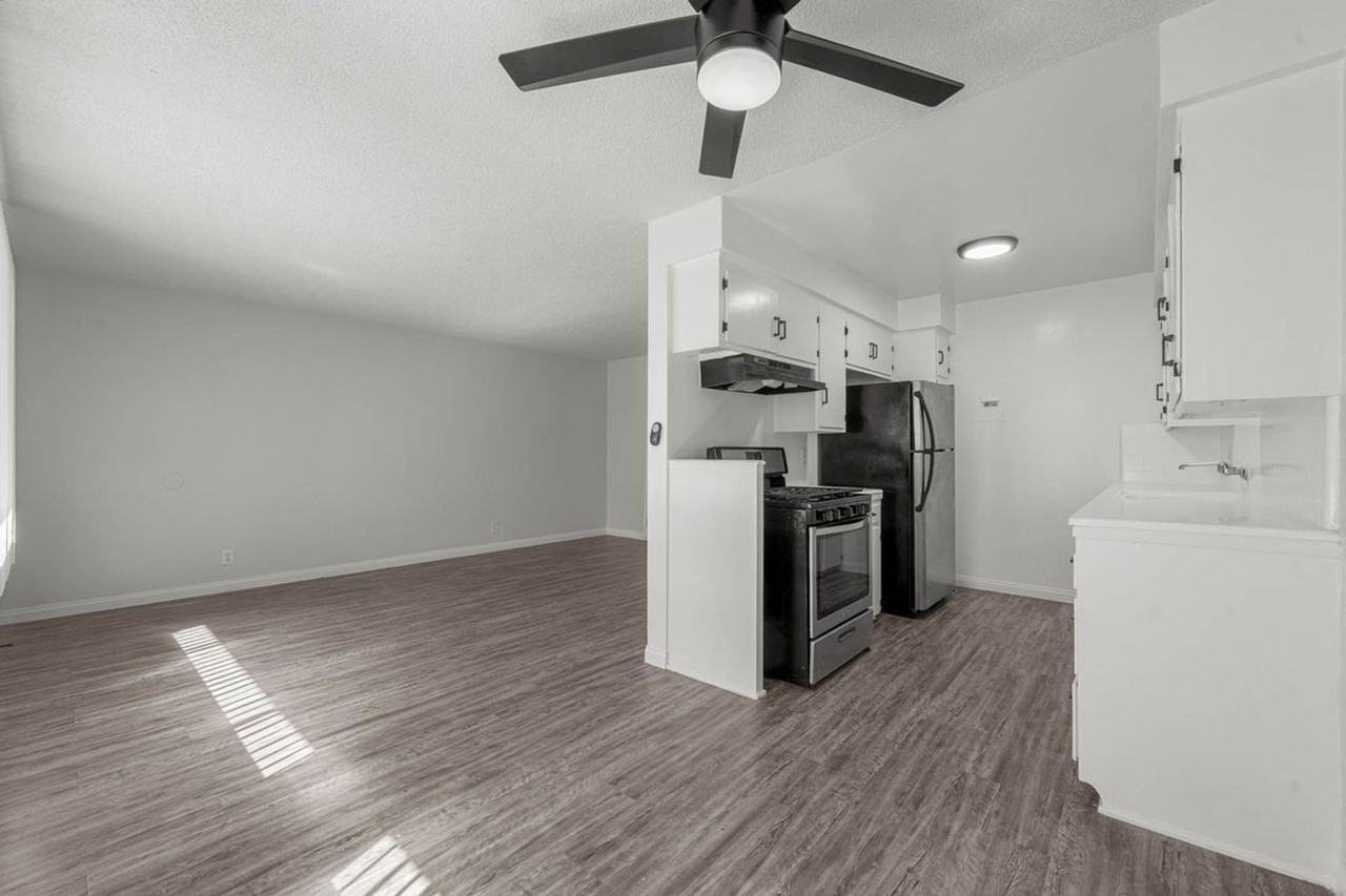8419 S Western Ave #1A - Photo 4 of 10