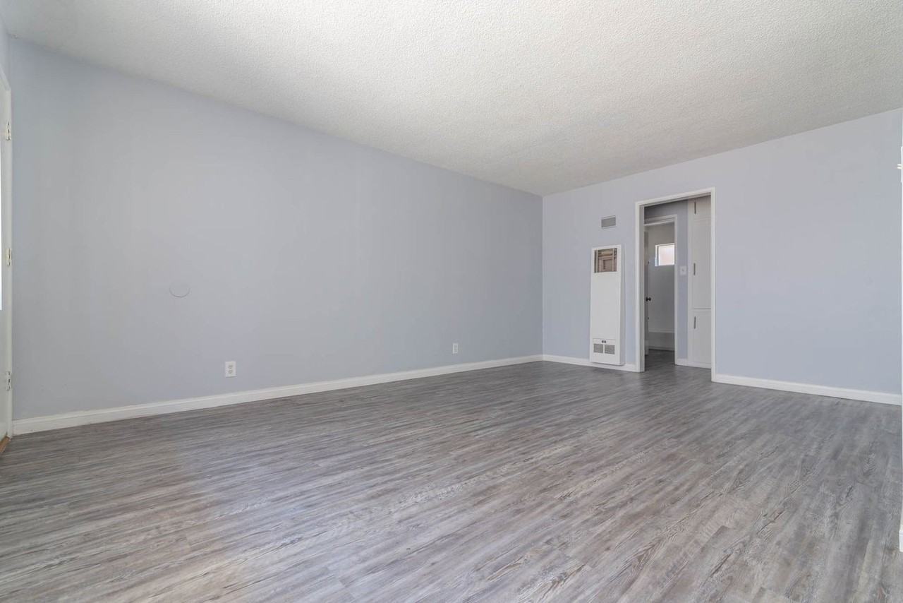 8419 S Western Ave #1A - Photo 5 of 10