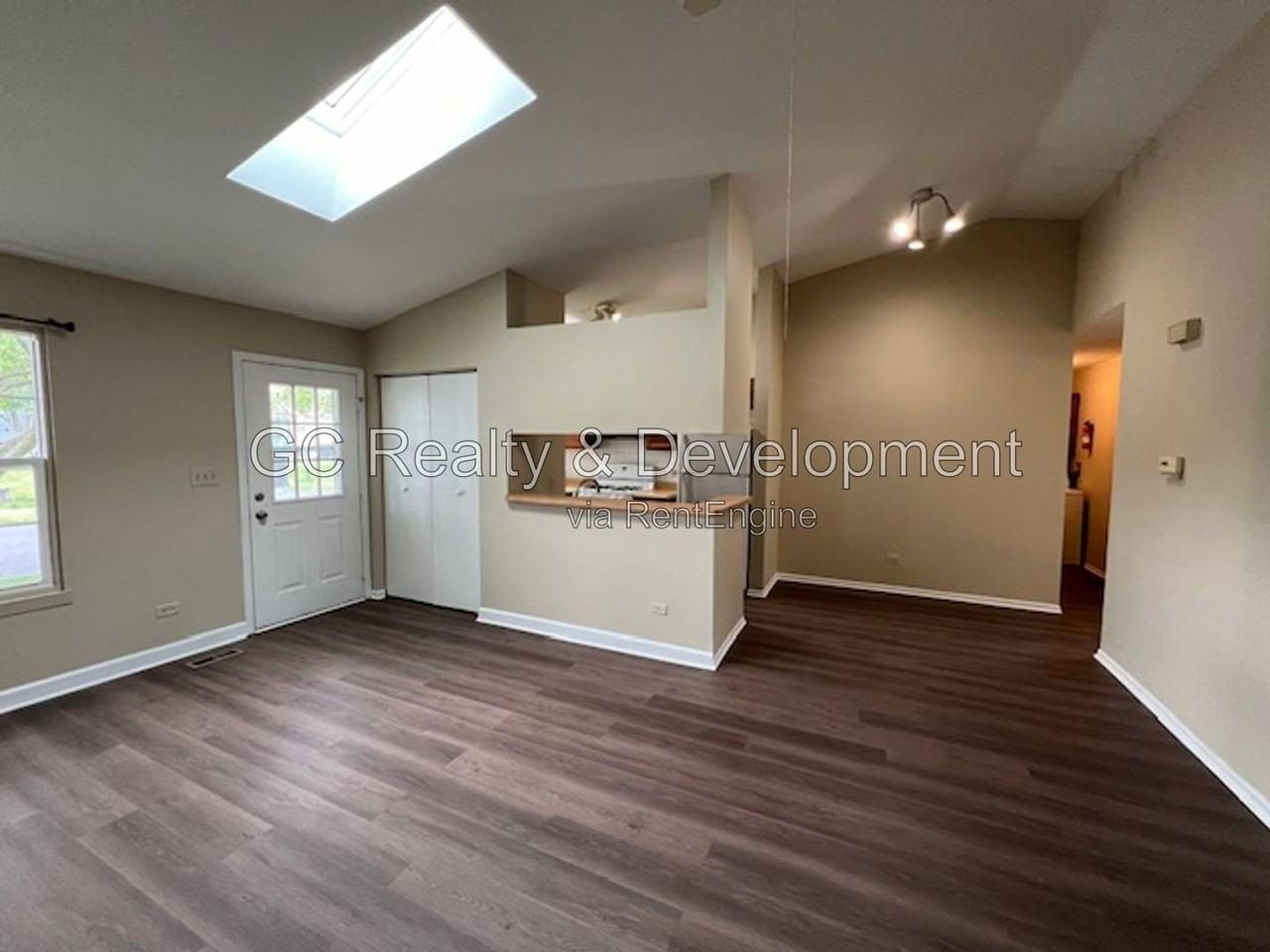 651 Pleasant Pl - Photo 7 of 20