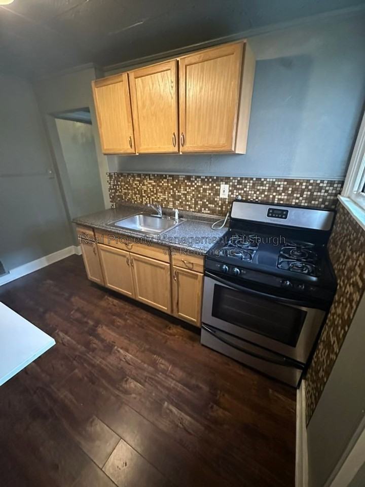 239 Urbana Way - Photo 4 of 10