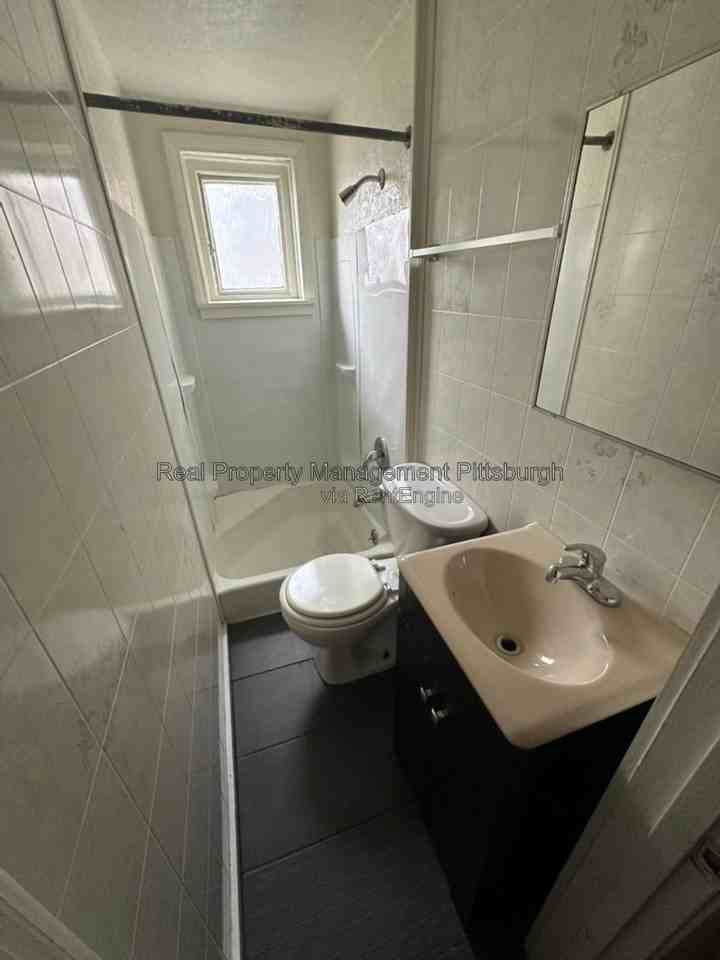 239 Urbana Way - Photo 6 of 10