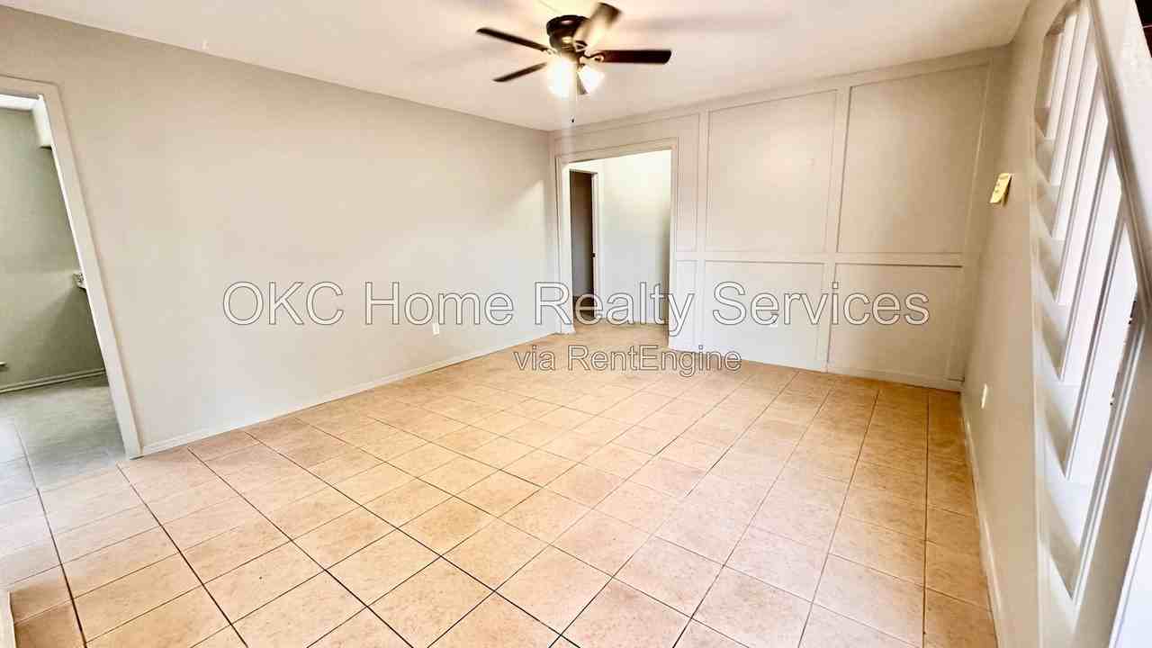 6715 Lyrewood Ln - Photo 5 of 23