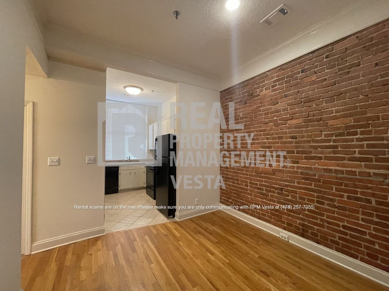 587 Cherry St #4 - Photo 3 of 13