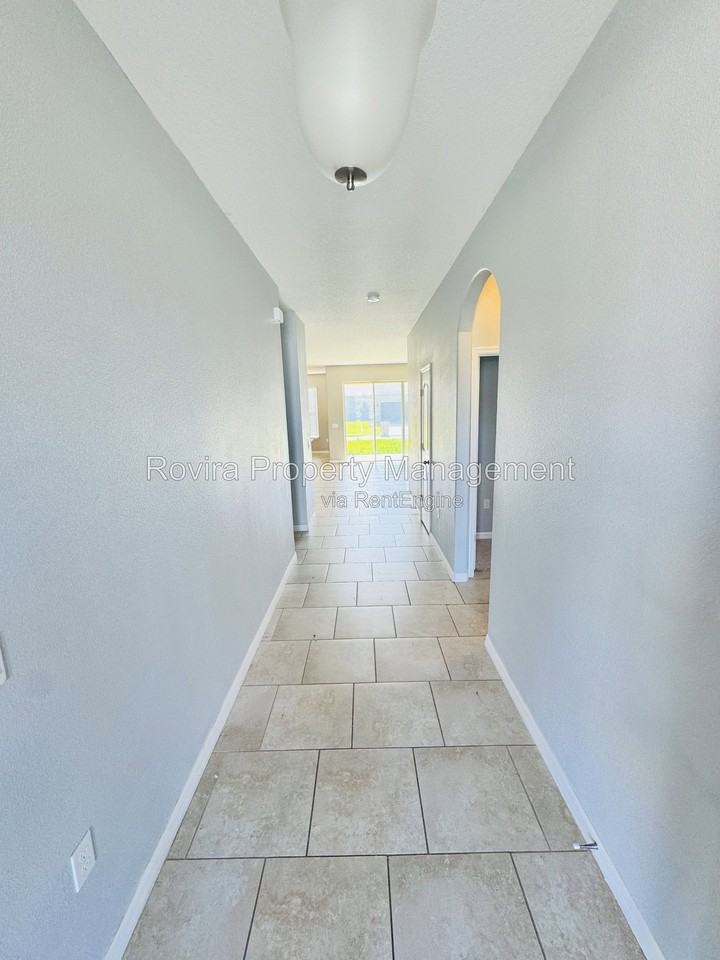 3221 Olivia Breeze Dr - Photo 3 of 19