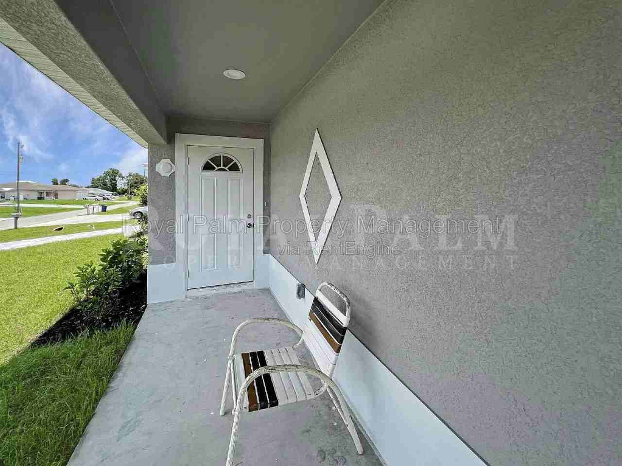 745 Harry Ave S - Photo 5 of 41