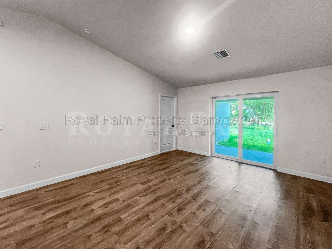 745 Harry Ave S - Photo 7 of 41