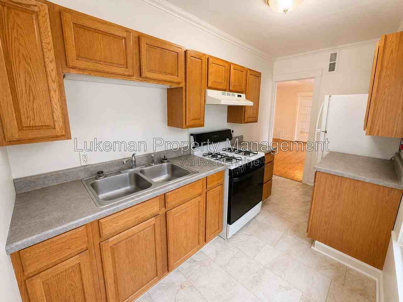 301 Douglas Ave #4 - Photo 6 of 7