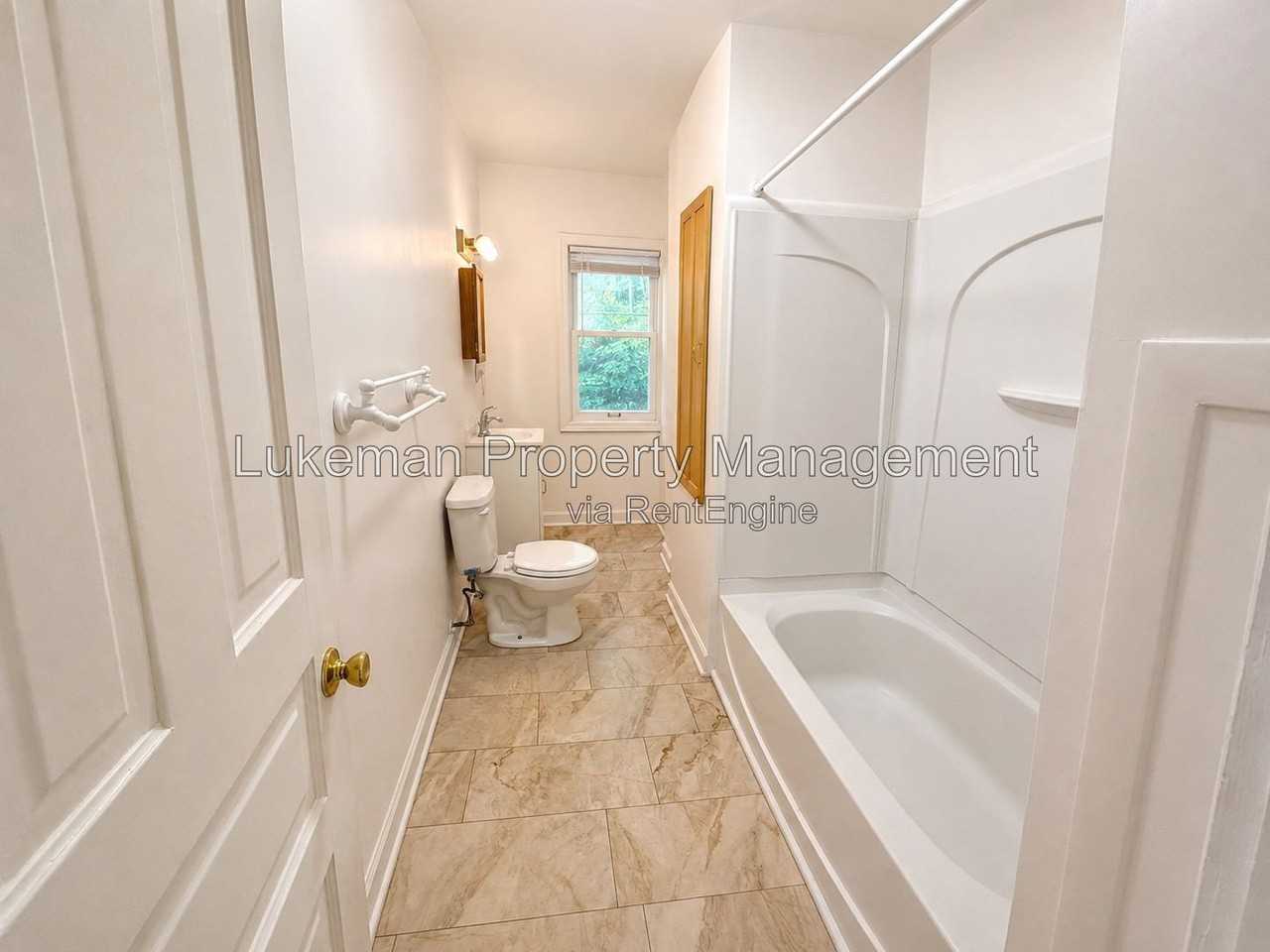 301 Douglas Ave #4 - Photo 7 of 7