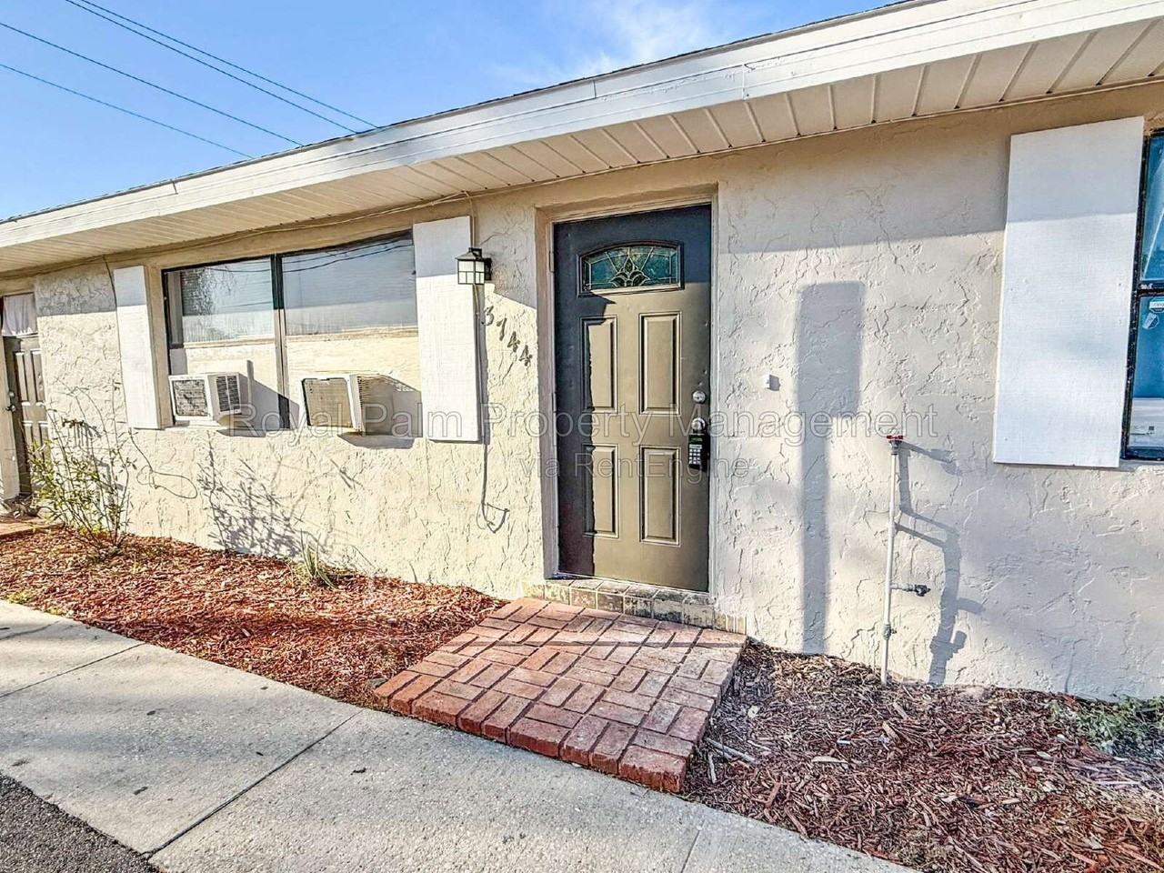 3744 Estelle St - Photo 5 of 32