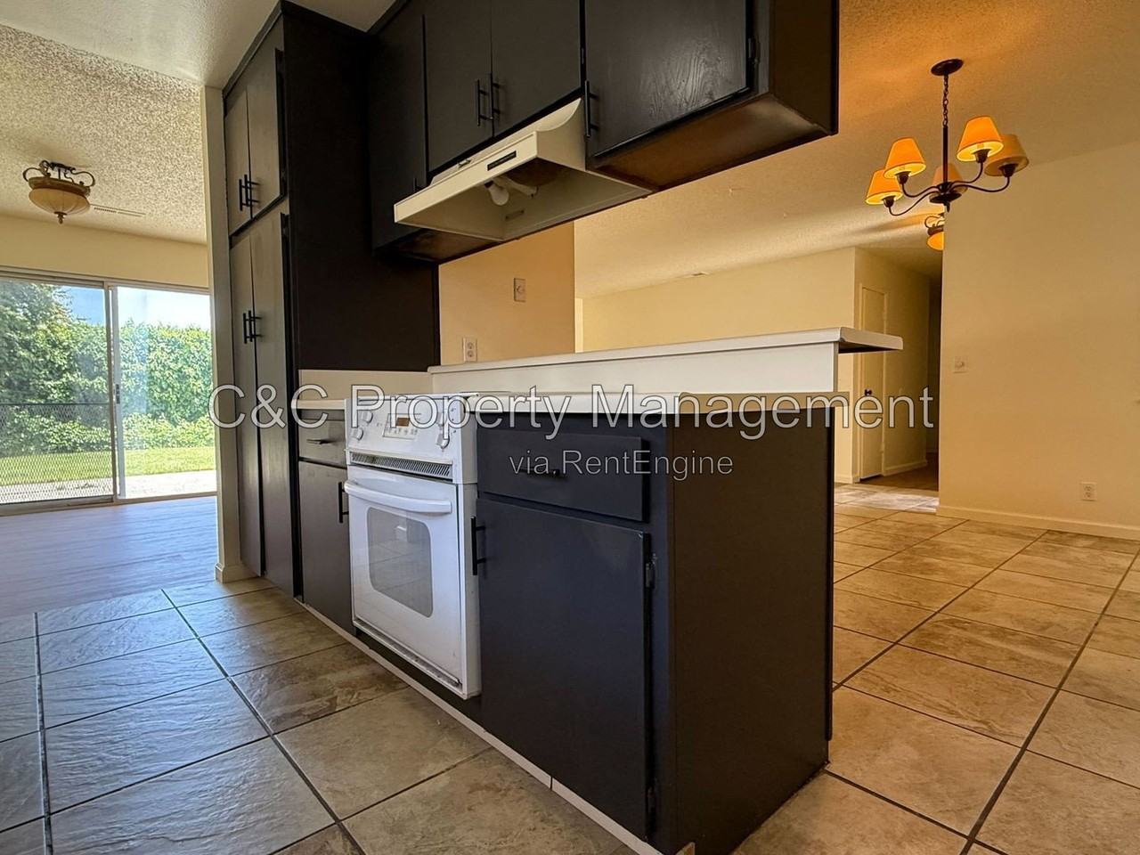 938 Estrada Ct - Photo 5 of 18