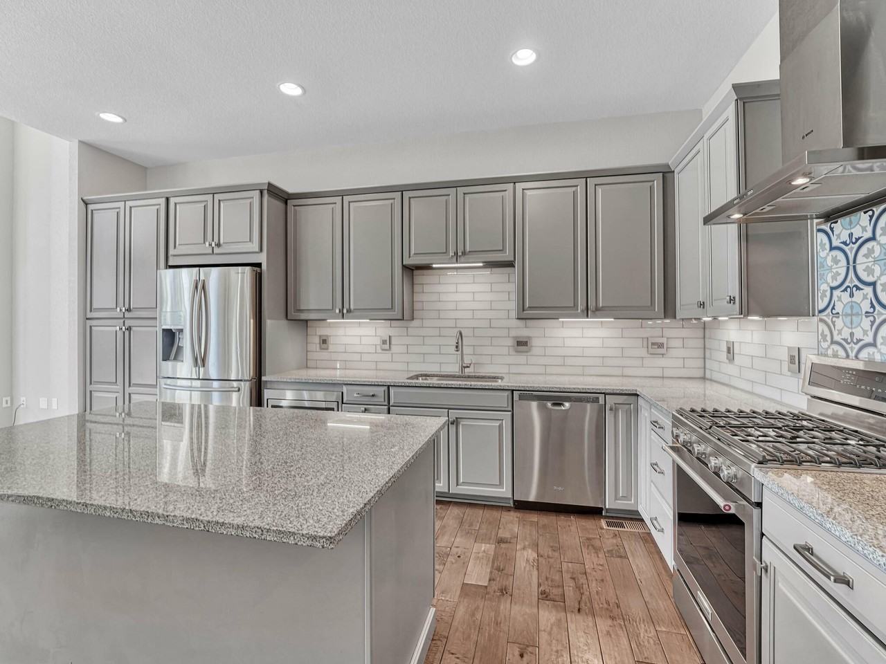 10062 Belvedere Cir - Photo 3 of 35