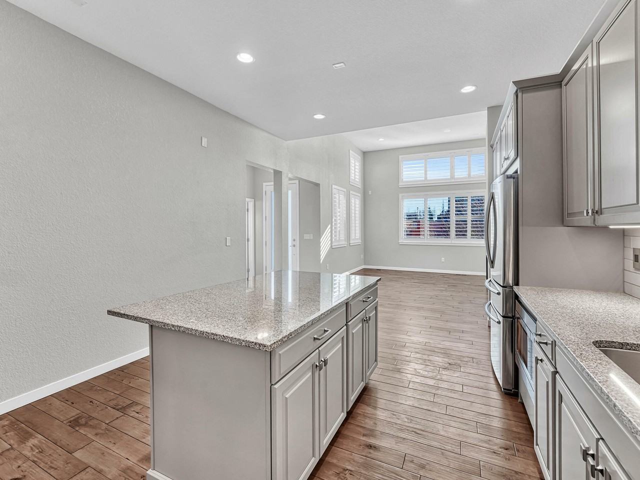 10062 Belvedere Cir - Photo 4 of 35