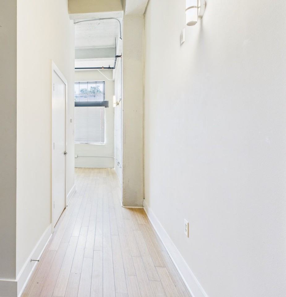 815 Perry St #204 - Photo 2 of 14