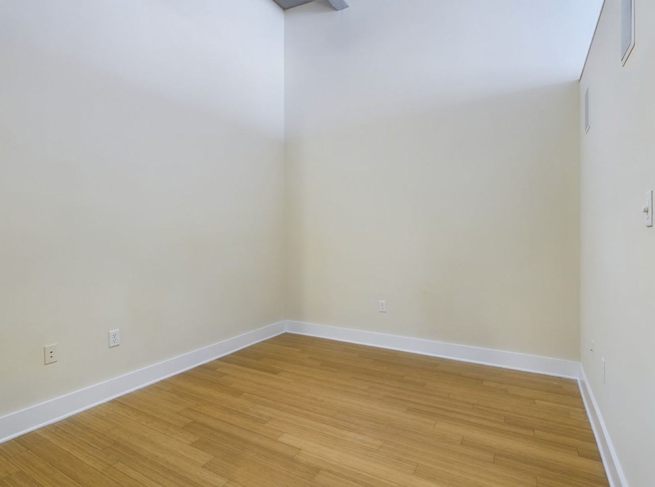 815 Perry St #204 - Photo 3 of 14