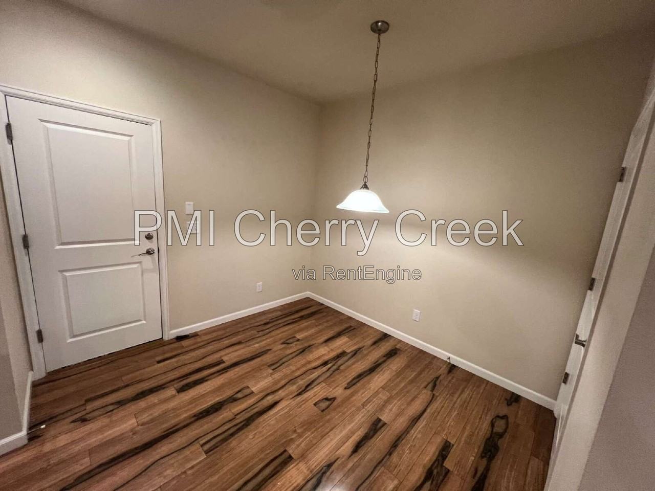 8159 S Akron Ct - Photo 6 of 32