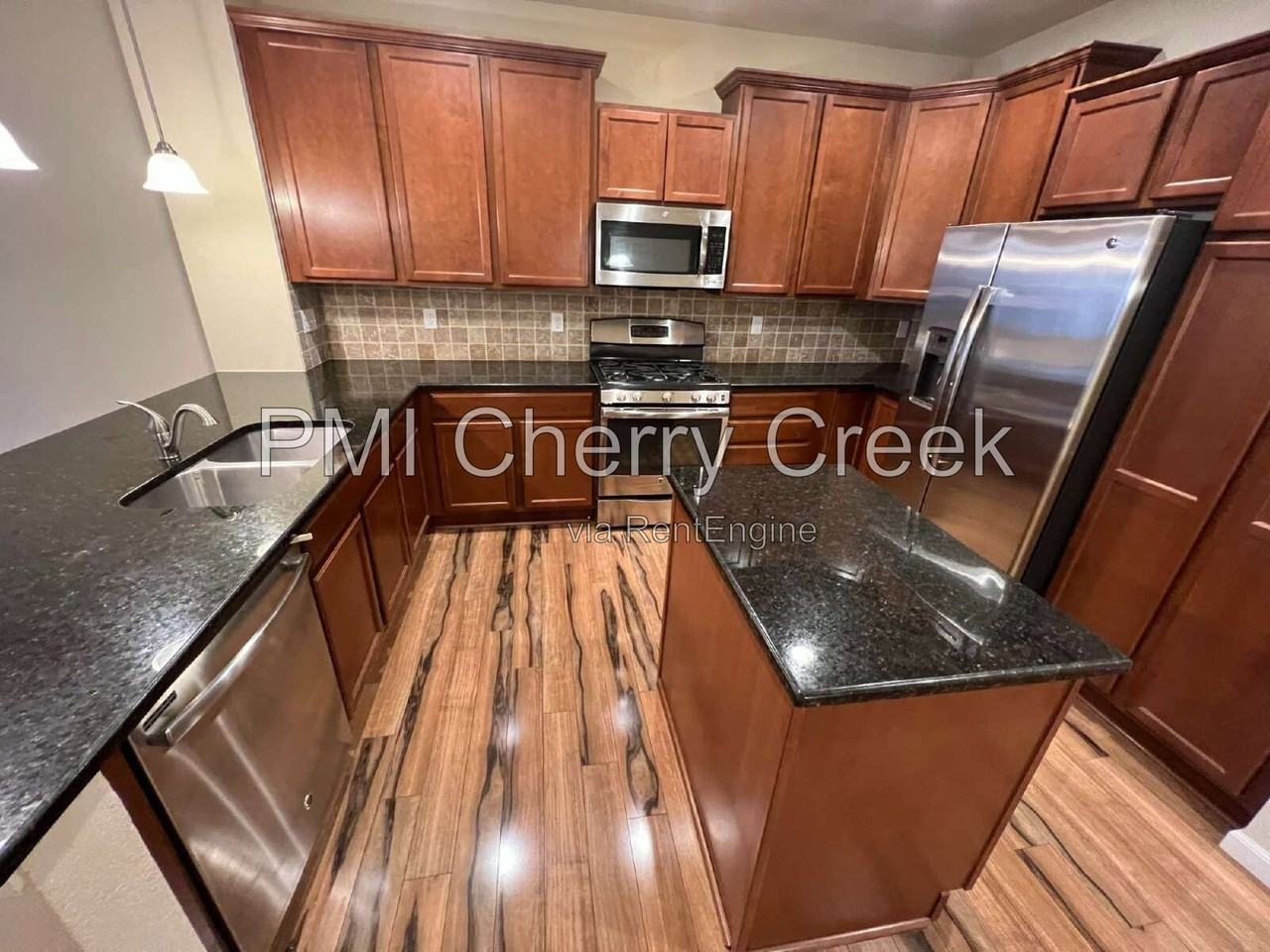 8159 S Akron Ct - Photo 7 of 32