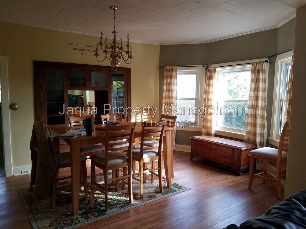 423 Erie St - Photo 2 of 11