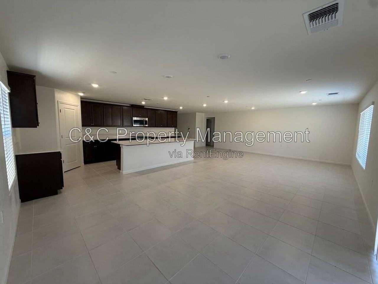 2208 S Helm Ave - Photo 2 of 22