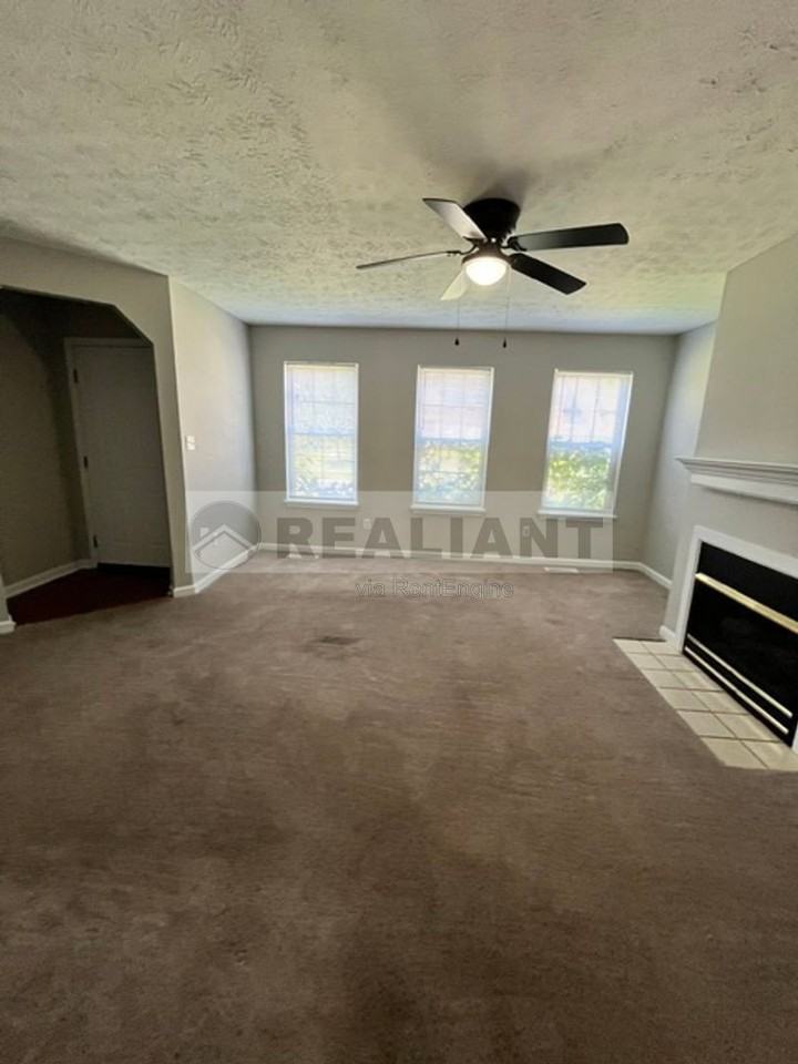 3851 Sugar Creek Dr - Photo 3 of 15