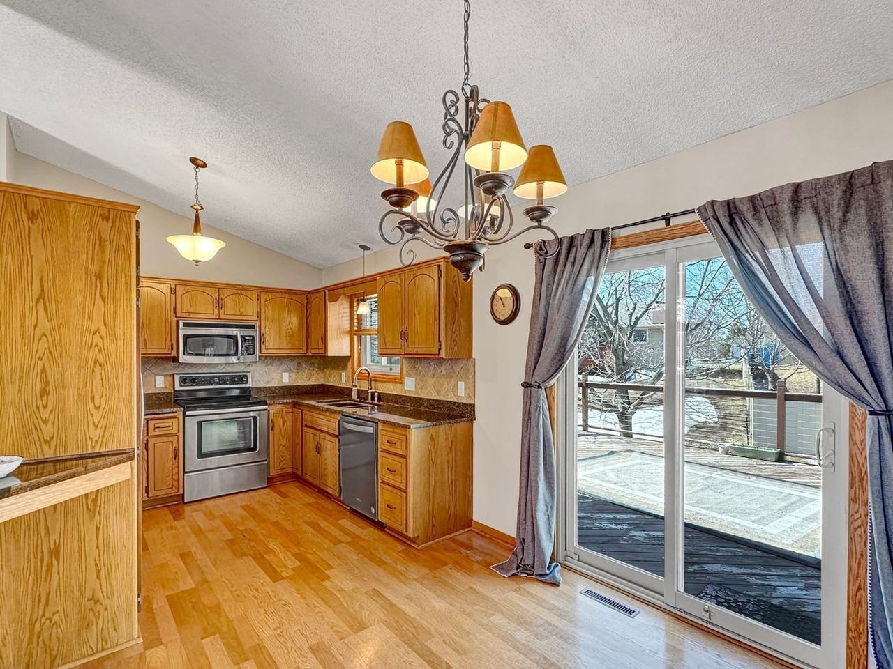 9125 Prestwick Ct N - Photo 6 of 23
