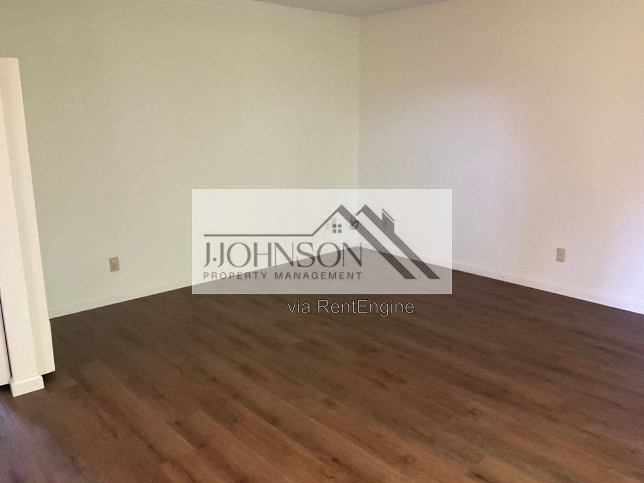 1338 W 12th St #E - Photo 3 of 6