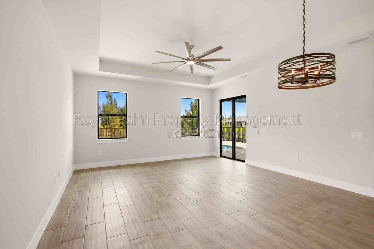 3518 Ne 21st Pl - Photo 5 of 33