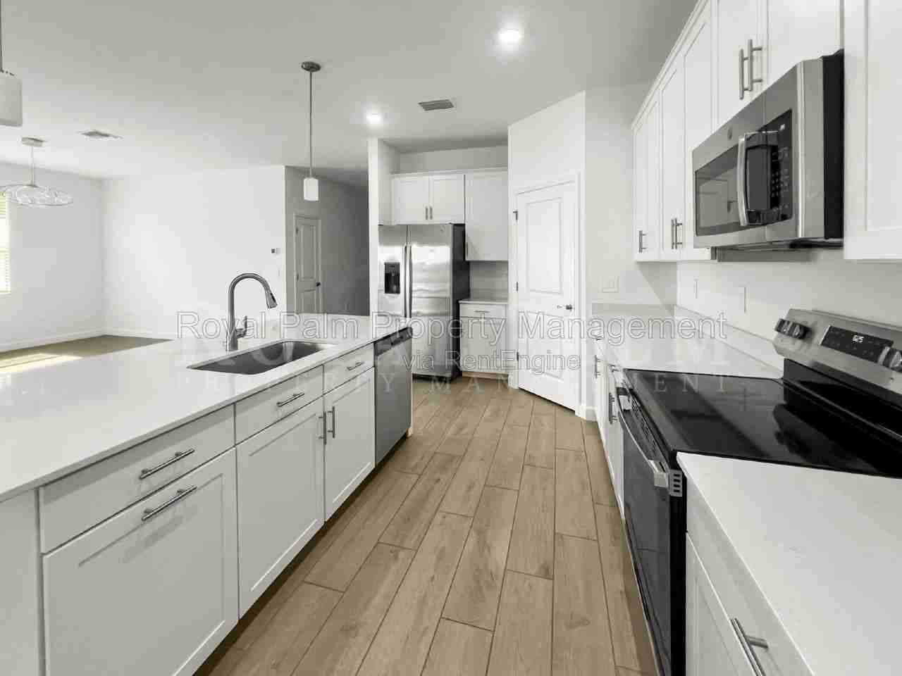 10706 Clementine Pl - Photo 5 of 33