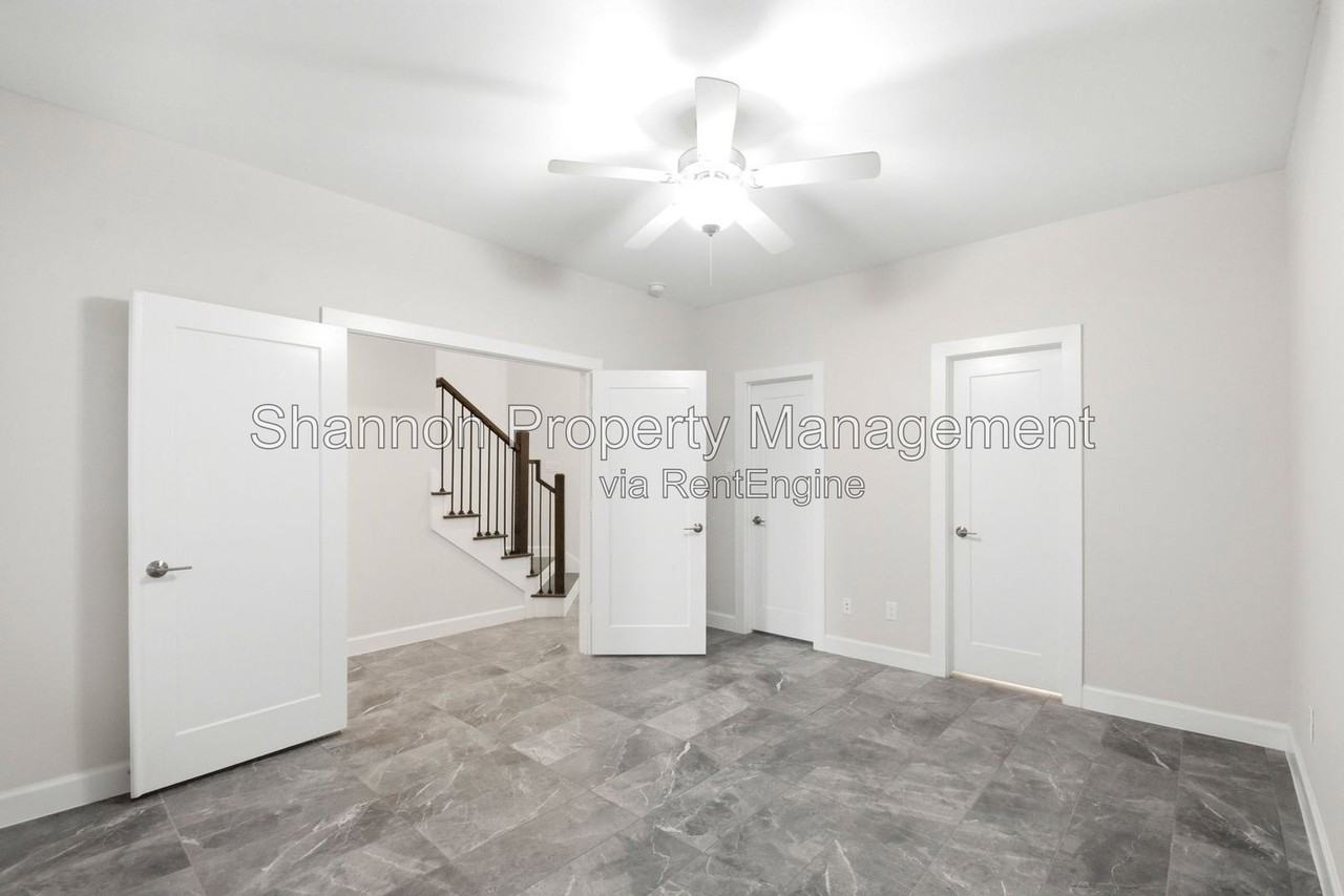 849 Fisher St #D - Photo 5 of 39