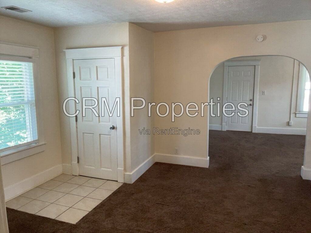 837 S Armstrong St #2 - Photo 4 of 25