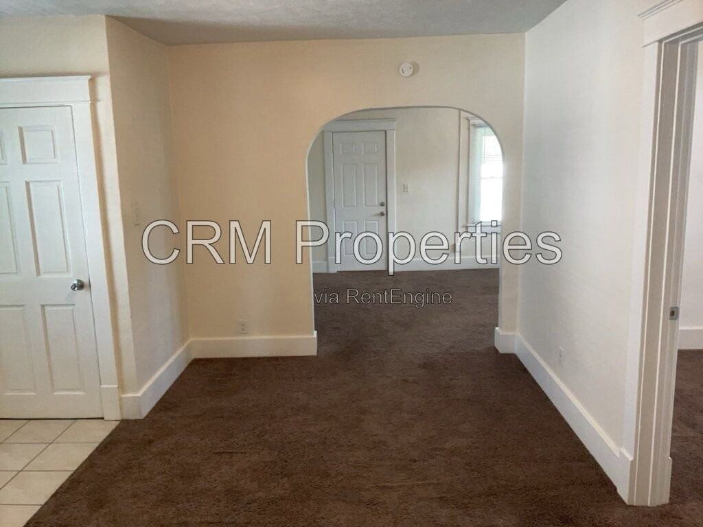 837 S Armstrong St #2 - Photo 5 of 25