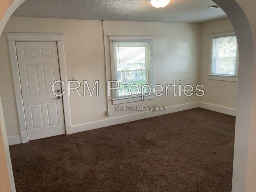 837 S Armstrong St #2 - Photo 6 of 25