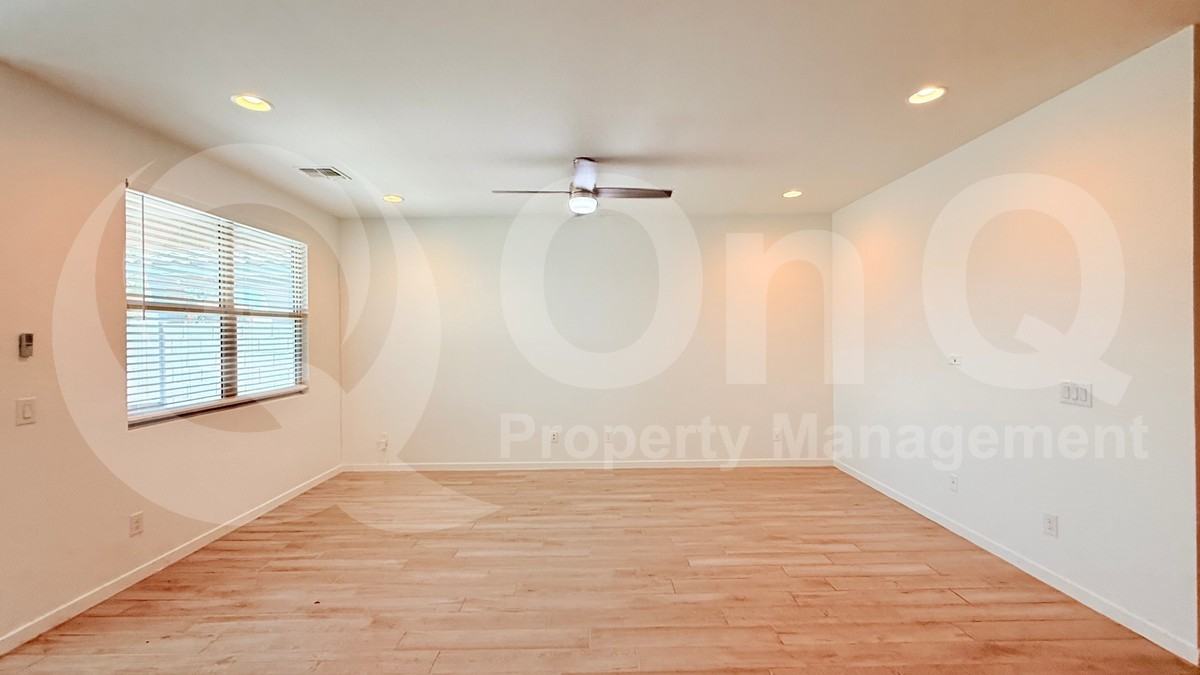 5537 W Jackalope Ln - Photo 4 of 31