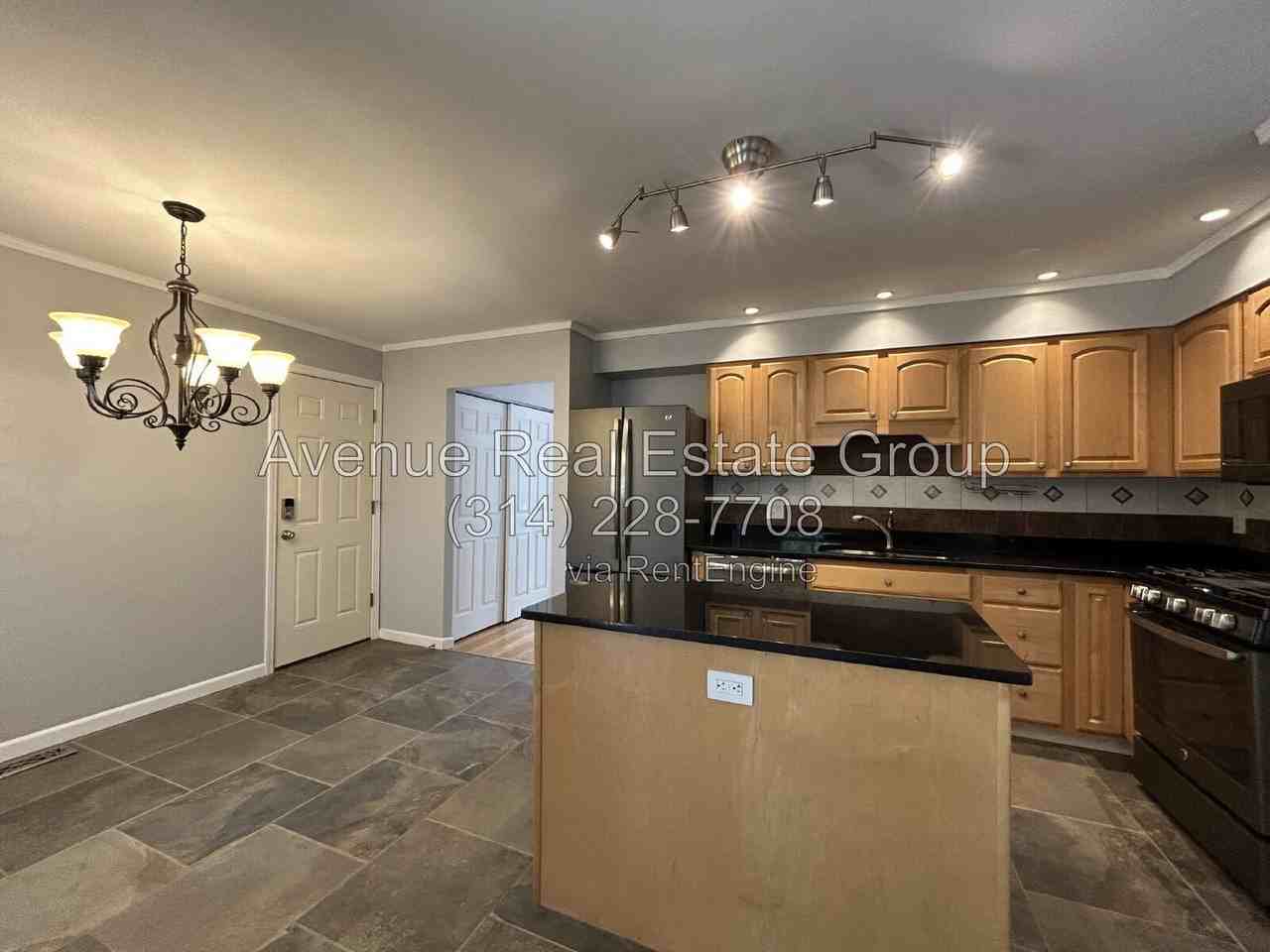 11035 Crimson Dr - Photo 2 of 17