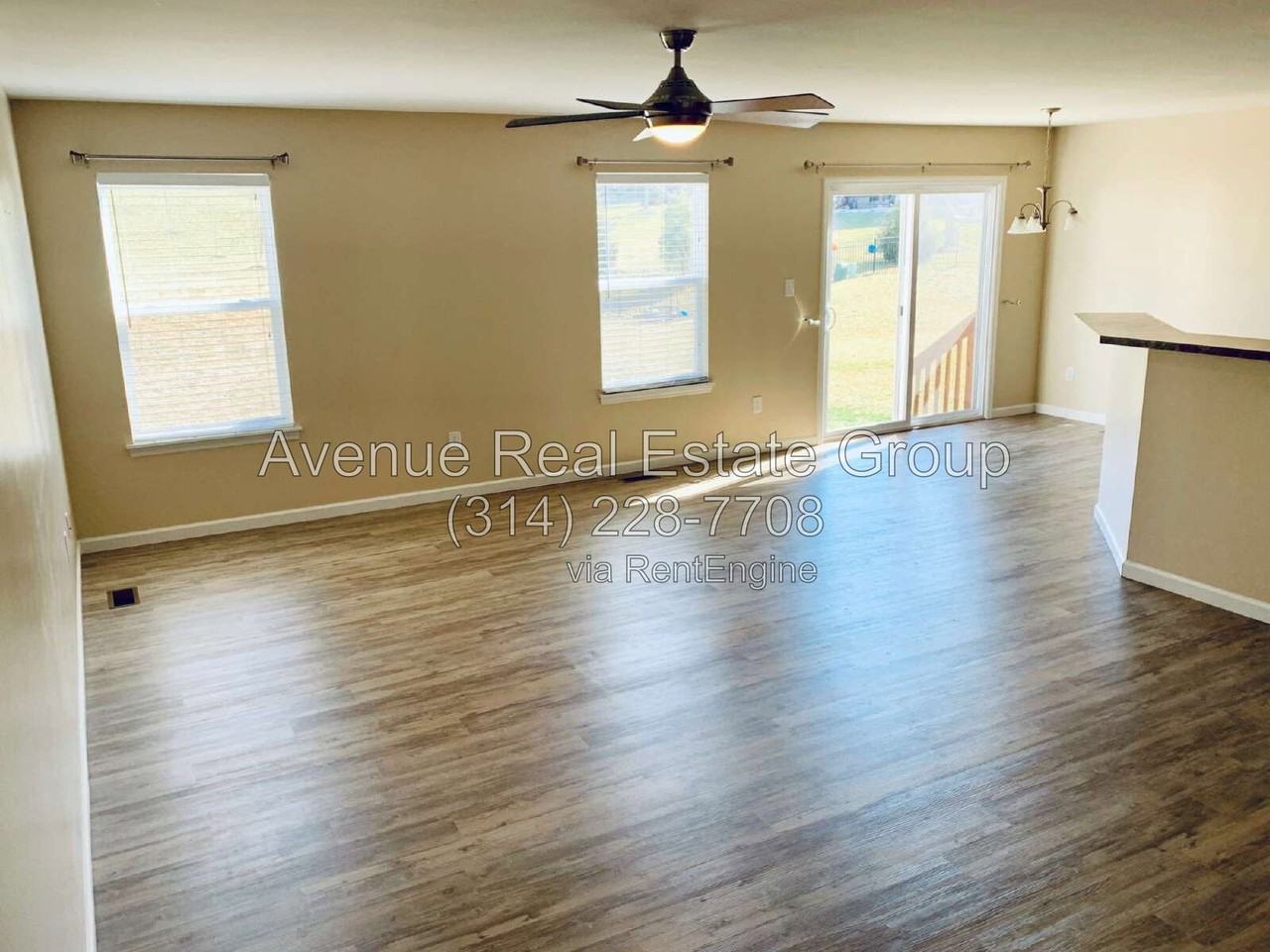 554 Parkgate Dr - Photo 3 of 34