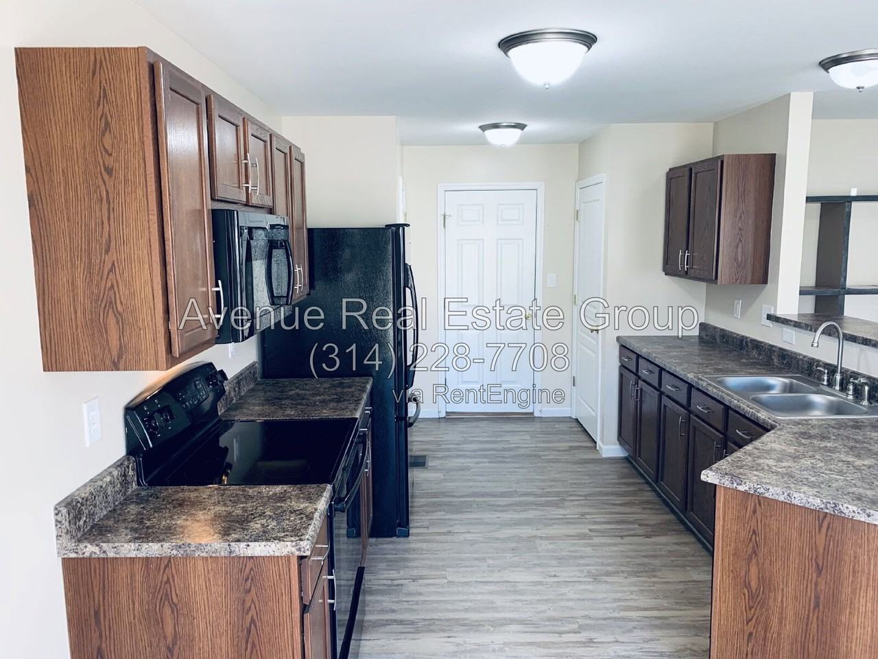 554 Parkgate Dr - Photo 4 of 34
