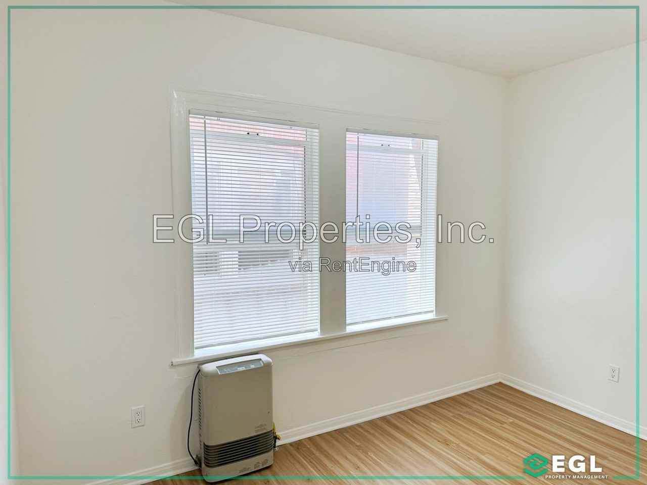 445 S Western Ave #411 - Photo 3 of 5