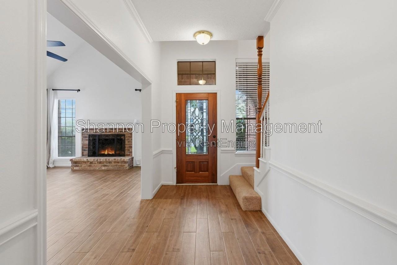5626 Spring Lodge Dr - Photo 5 of 39
