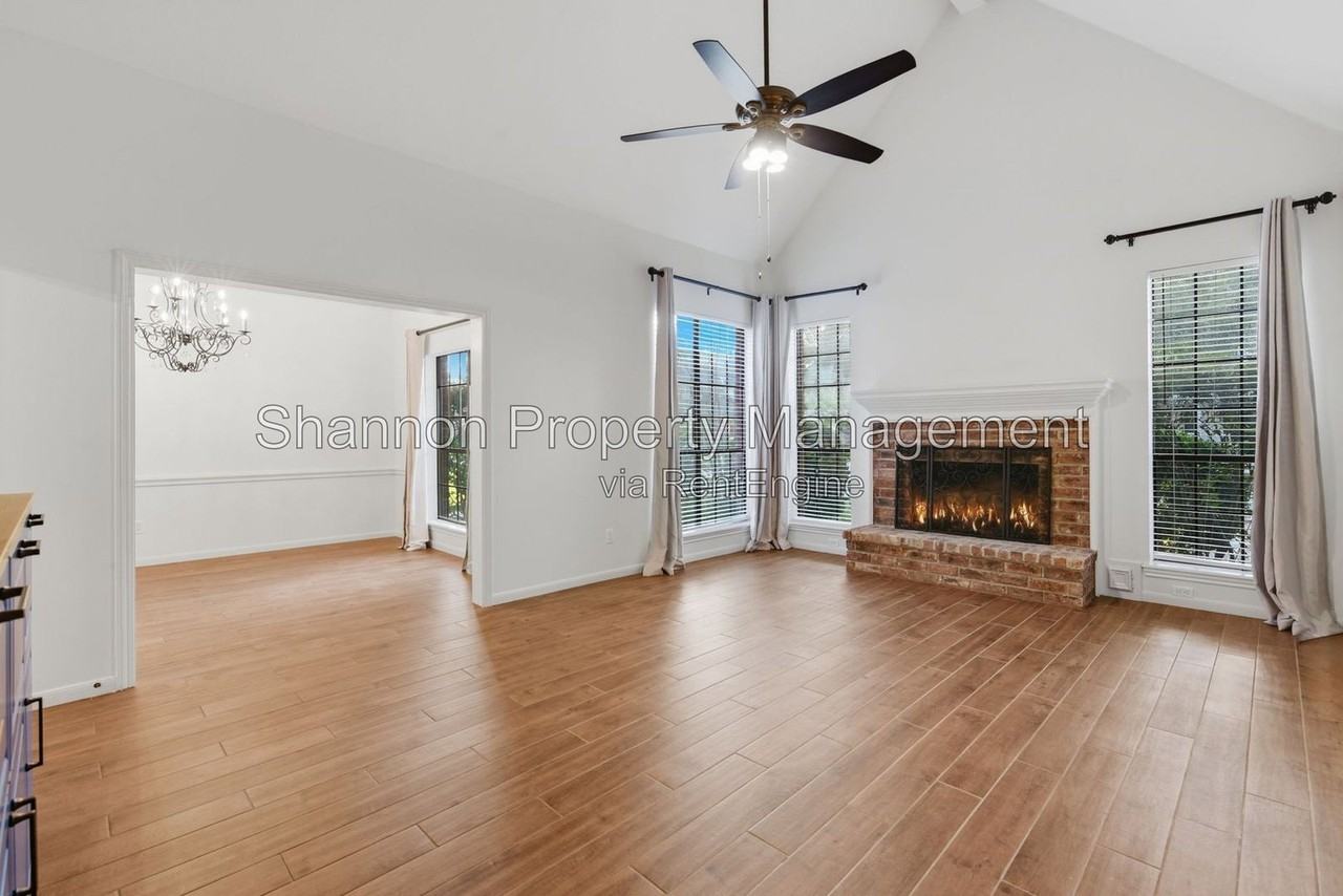 5626 Spring Lodge Dr - Photo 6 of 39