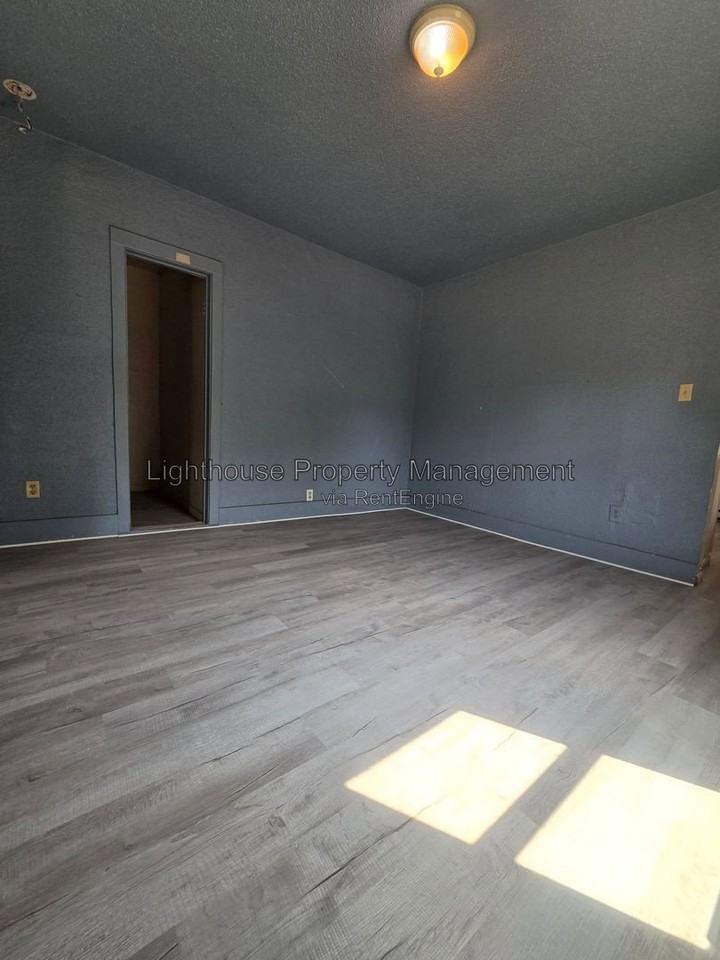 112 E Britain Ave - Photo 3 of 9