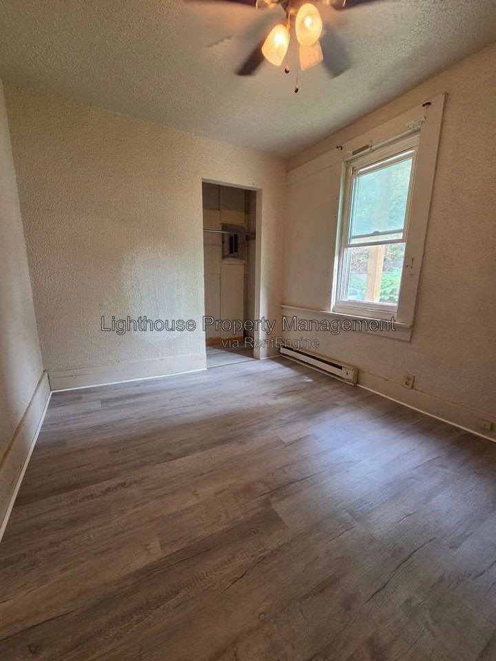 112 E Britain Ave - Photo 7 of 9