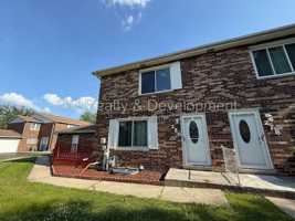 featured image of 280 Paddock Cir