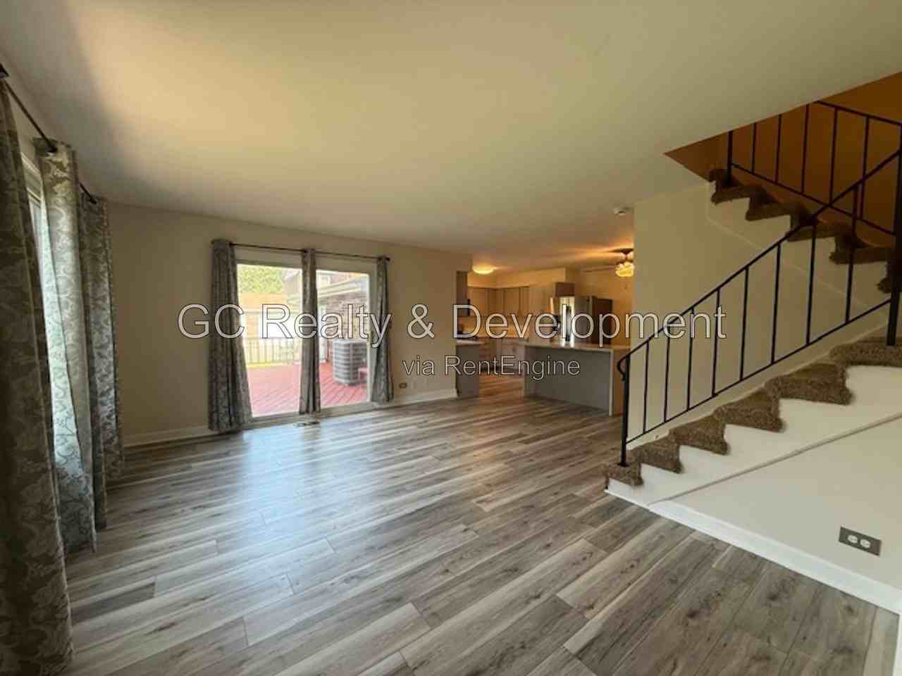 280 Paddock Cir - Photo 3 of 24