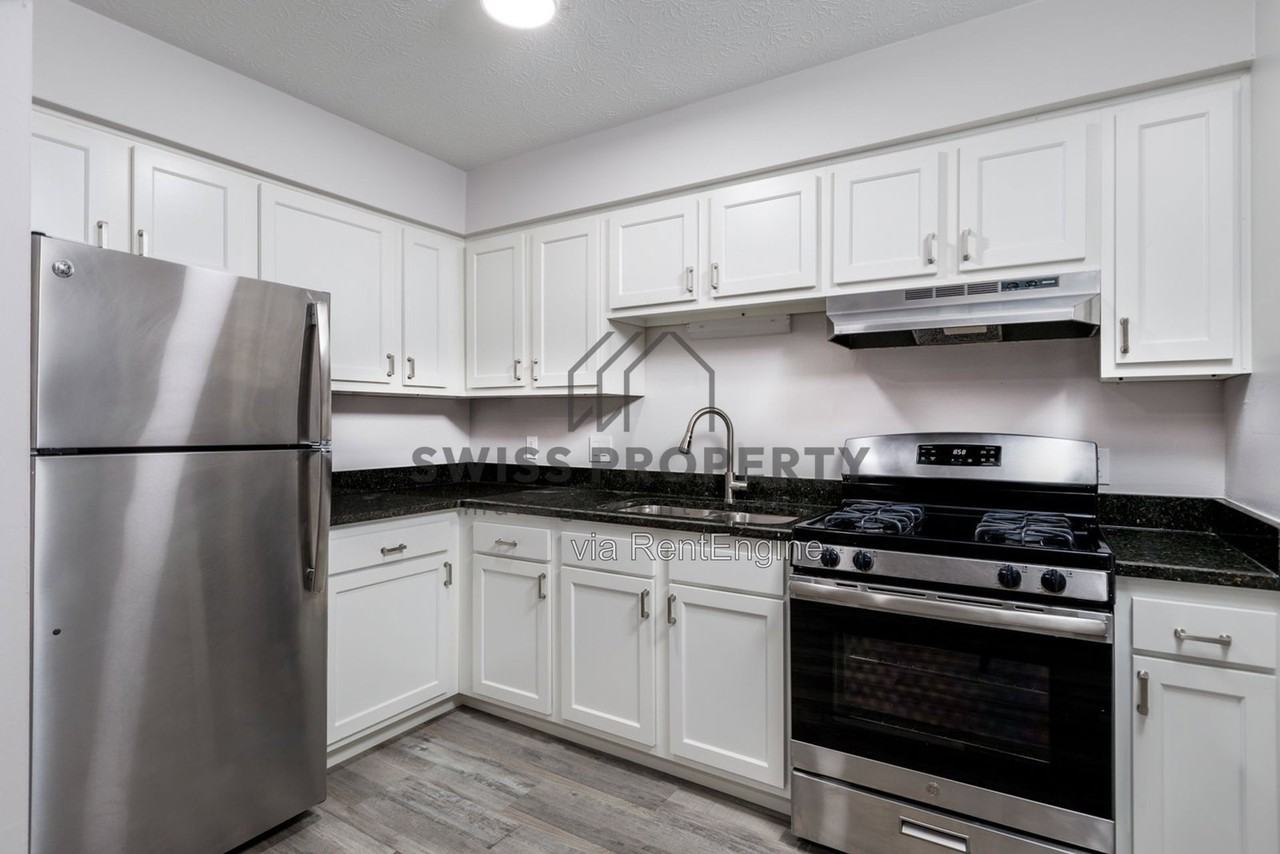 4577 Olentangy River Rd #201 - Photo 2 of 34