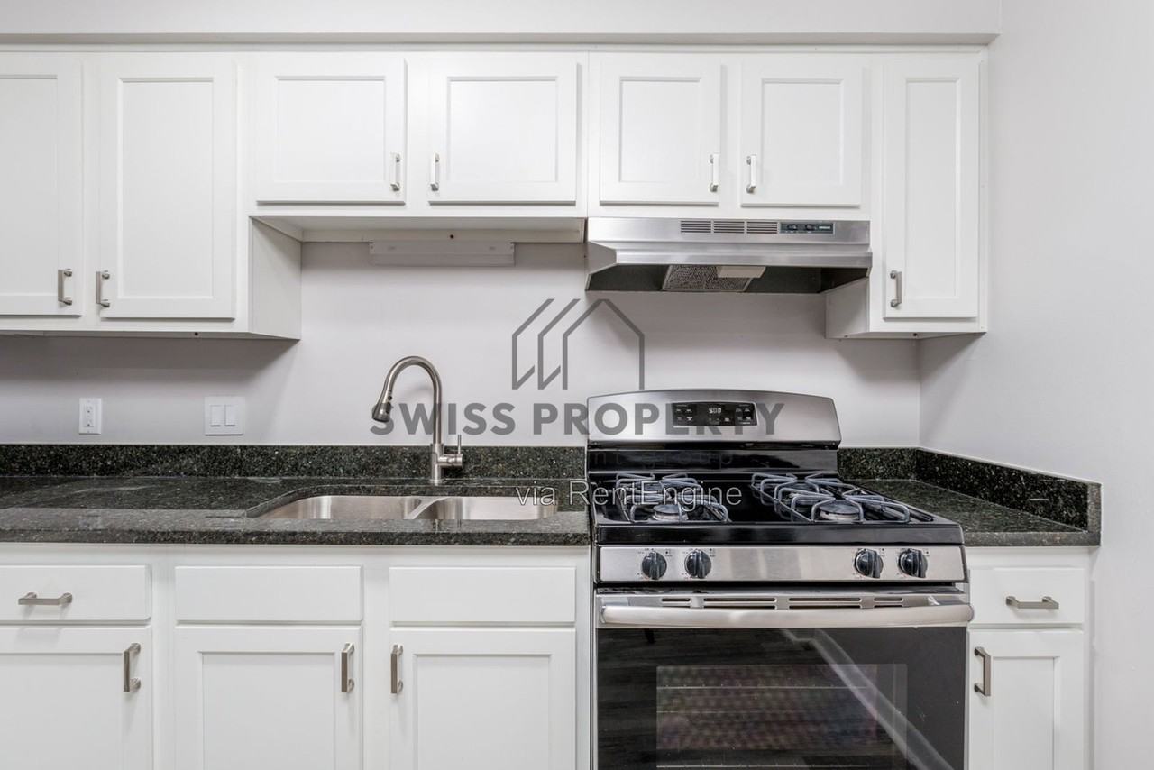 4577 Olentangy River Rd #201 - Photo 3 of 34