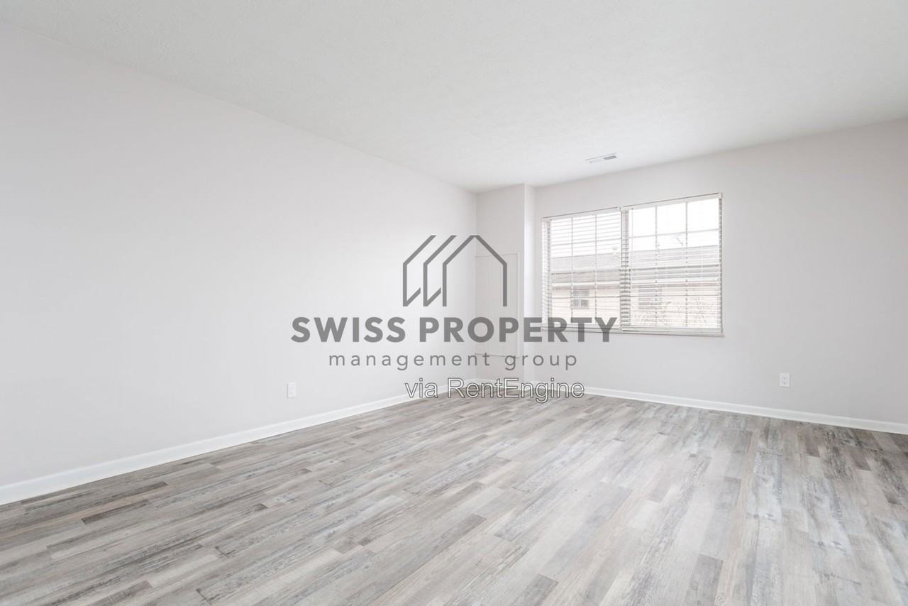 4577 Olentangy River Rd #201 - Photo 5 of 34