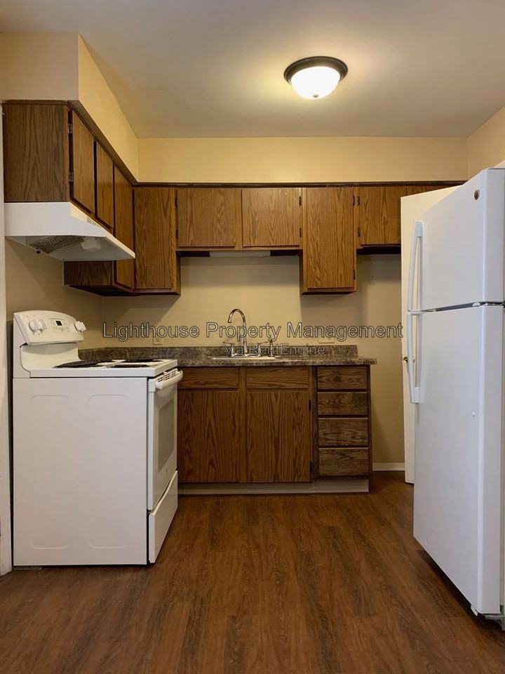 863 Lincoln Ave #8 - Photo 3 of 22