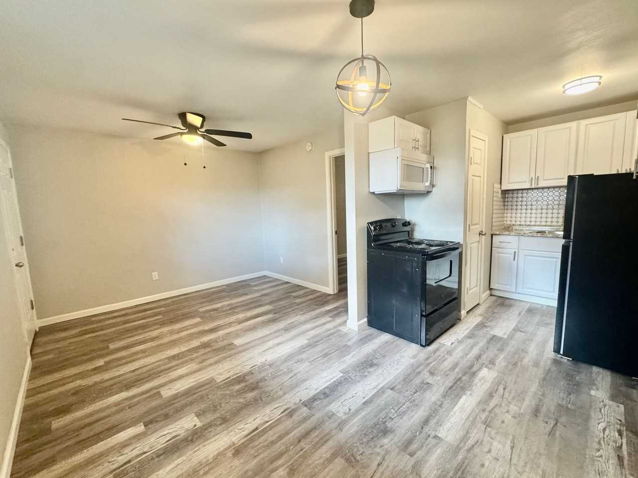 6702 Fulton St #7 - Photo 3 of 9
