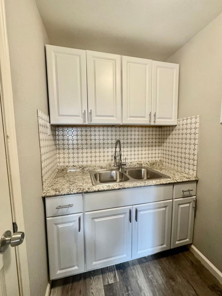 6702 Fulton St #7 - Photo 5 of 9