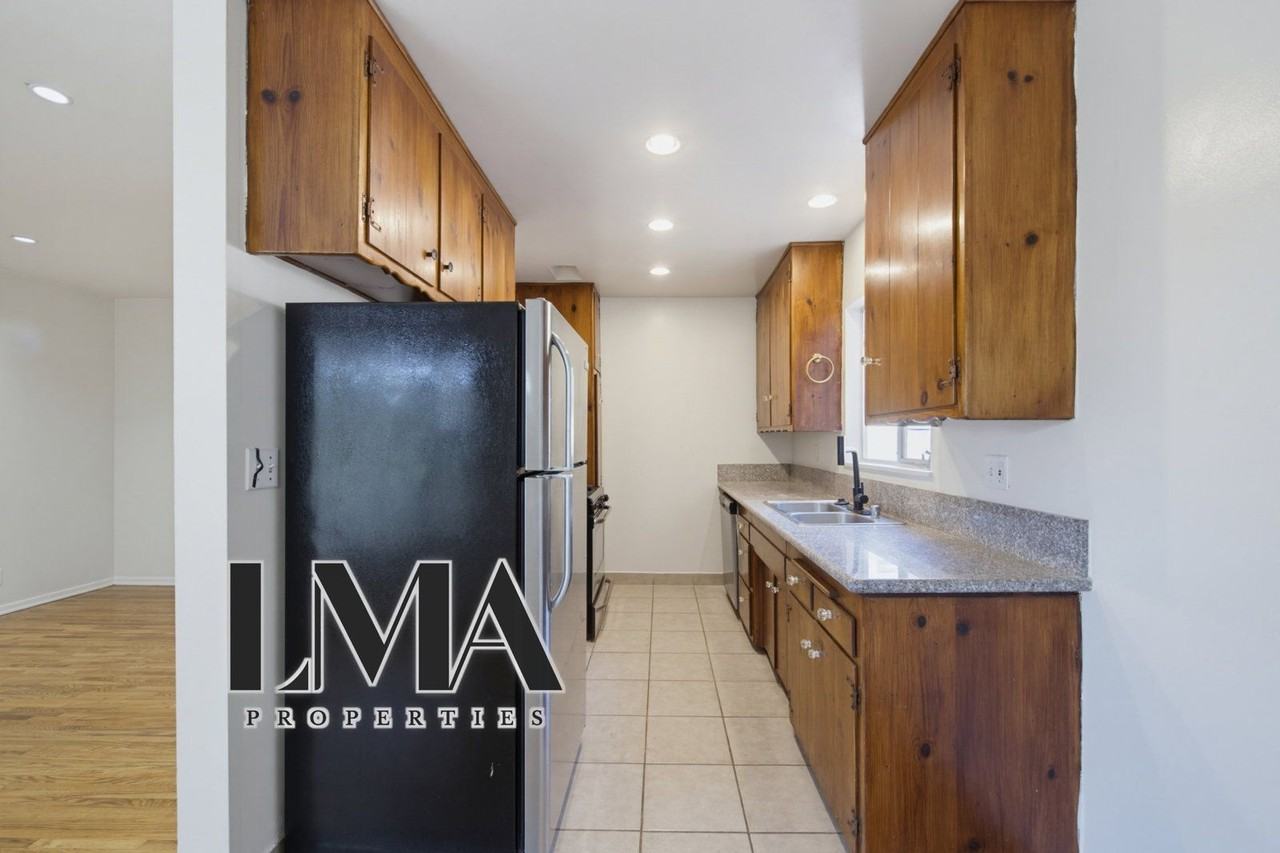 1453 Butler Ave #3 - Photo 7 of 19